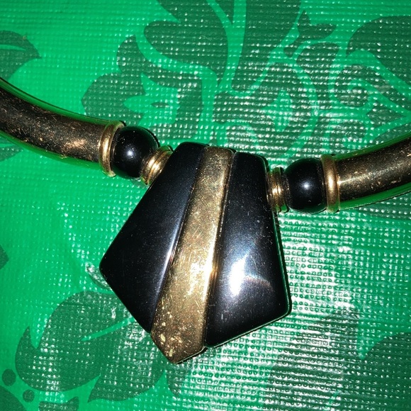 VINTAGE unmarked gt metal& blk beads flexible necklace, hook closure $27 - Picture 2 of 7